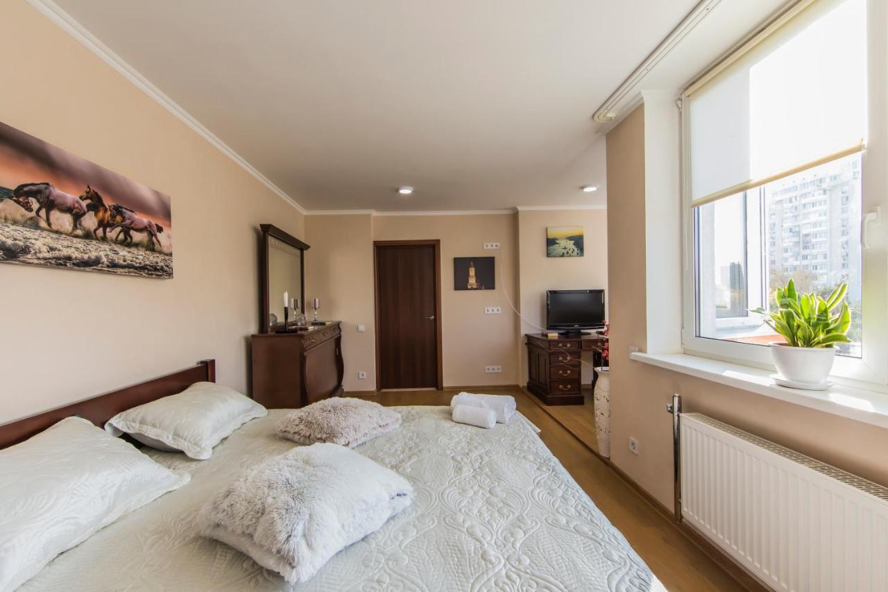 Super Comfort Flat For You Near The Metro. Киев Экстерьер фото