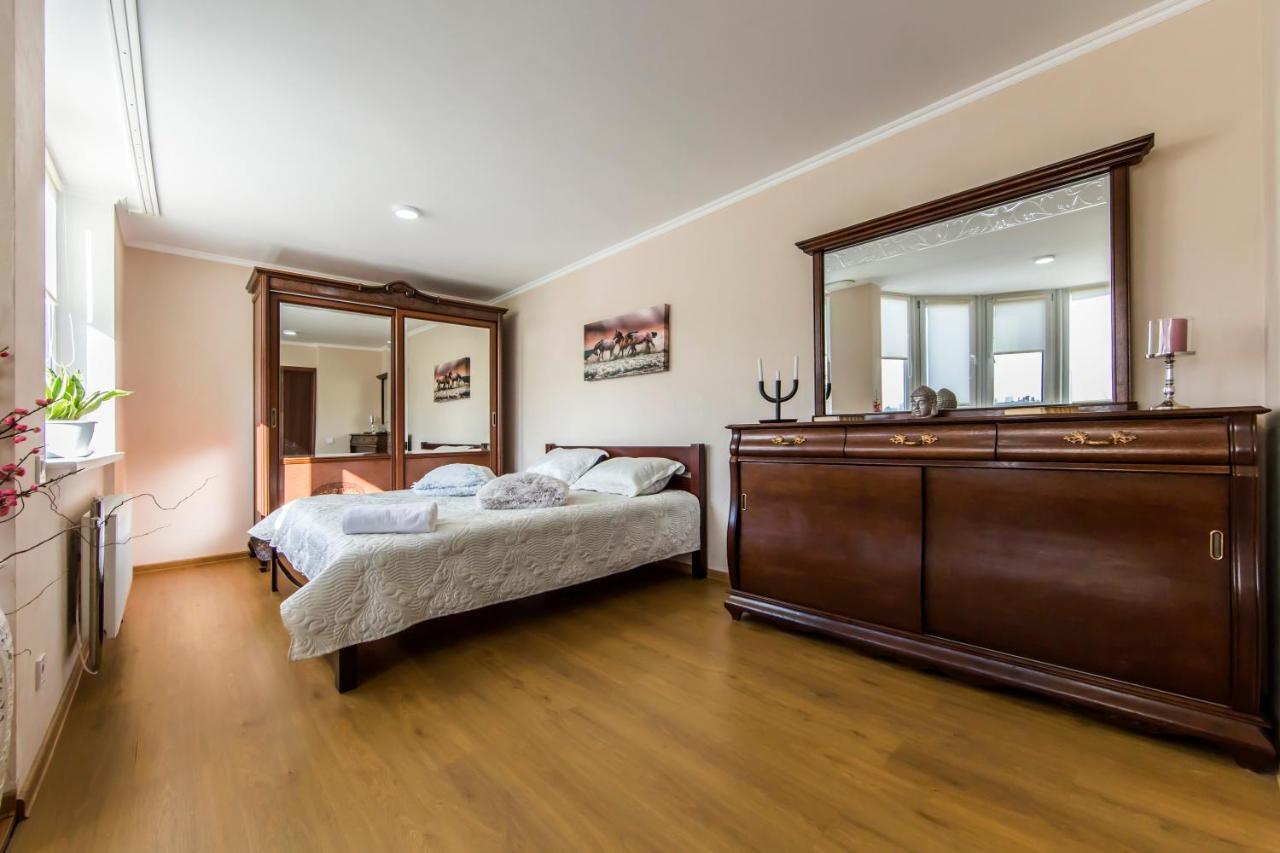Super Comfort Flat For You Near The Metro. Киев Экстерьер фото